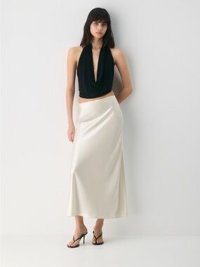 Babaton- ten capture satin skirt